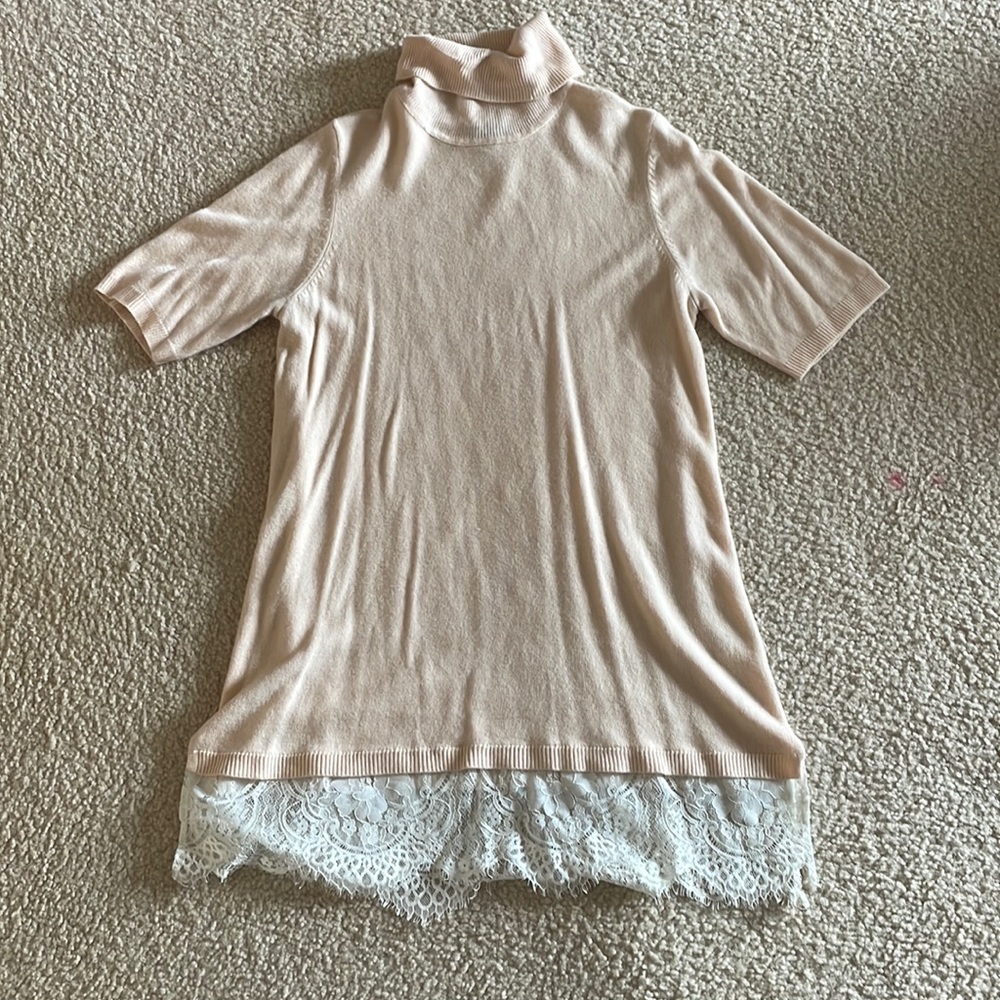 Apt 9 short sleeved sweater with lace trip on bottom. Blush color